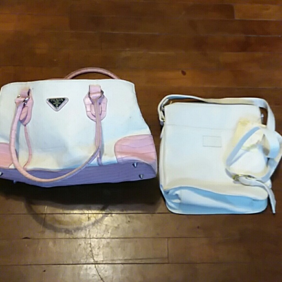 2 womans purses - Picture 1 of 5